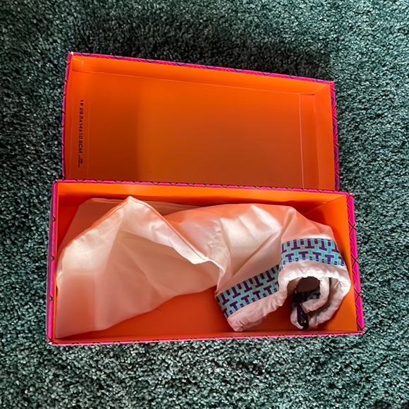 Tory Burch shoe box and bag - Picture 2 of 5